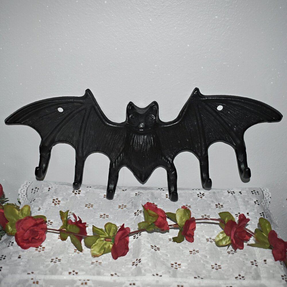 Large Black Cast Iron Metal Vampire Bat Hooks Gothic Fall Halloween Wall Decor